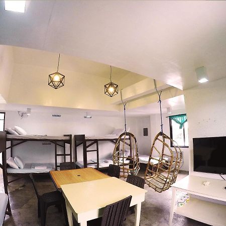 JMP Hostel Coron Buitenkant foto