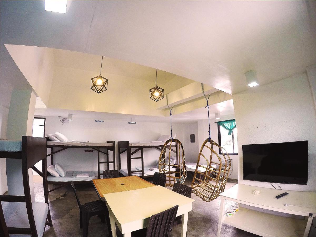 JMP Hostel Coron Buitenkant foto